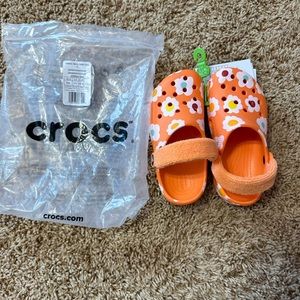 Crocs kids girls c12 orange flowers